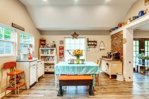 House (2 Bedrooms) | Interior