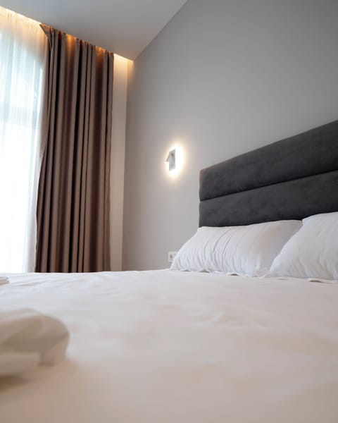 Deluxe Double Room, Mountain View | Egyptian cotton sheets, premium bedding, down comforters, in-room safe