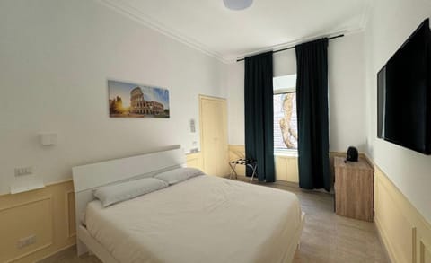 Deluxe Double Room, City View | Soundproofing, free WiFi