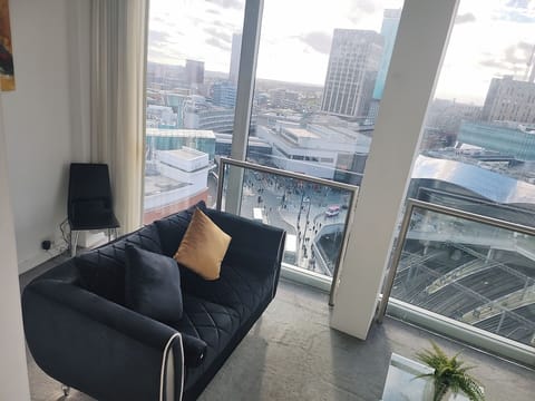 Comfort Apartment, City View | Living area