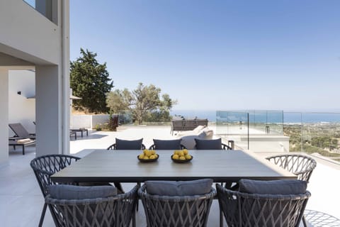 House | 10 bedrooms