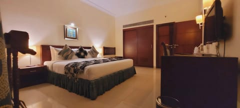 Suite, City View | In-room safe, iron/ironing board, free WiFi, wheelchair access