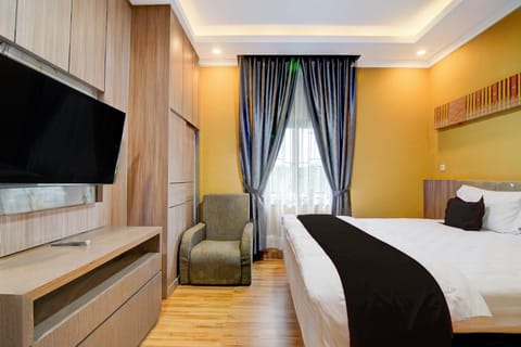 Deluxe Double Room | Desk, free WiFi, bed sheets