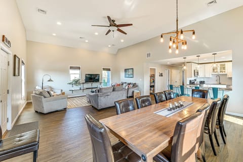 House (5 Bedrooms) | Front of property