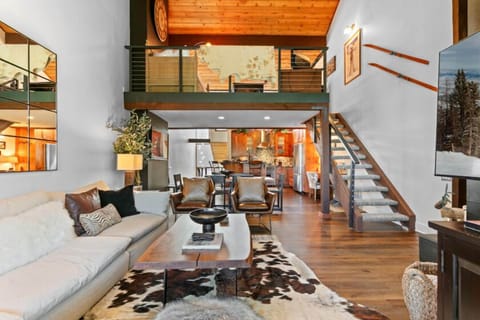 Condo, 3 Bedrooms | Living area | Smart TV