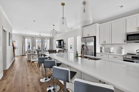 Condo, 2 Bedrooms | Private kitchen | Coffee/tea maker, fridge, oven, toaster