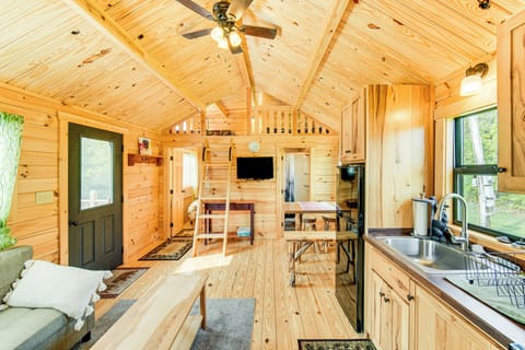 House (2 Bedrooms) | Interior