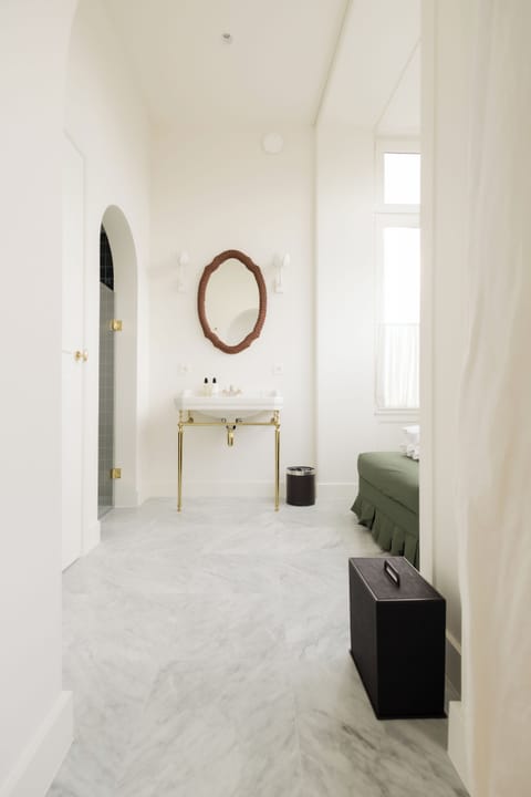 Deluxe Double Room, City View | Bathroom | Shower, hair dryer, towels, soap