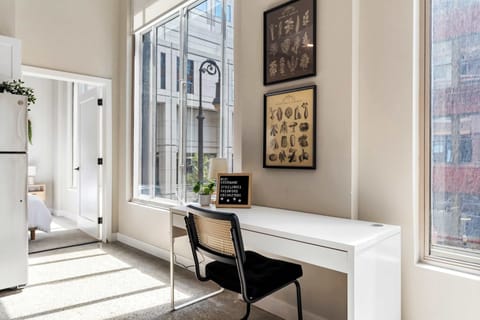 Deluxe Apartment | Living area