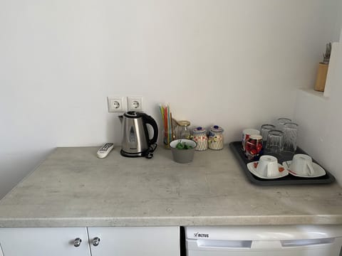 Comfort Apartment, City View | Private kitchenette