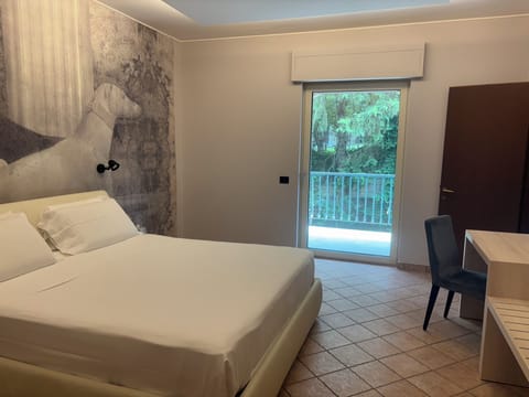 Free WiFi, wheelchair access