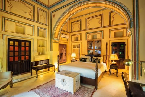 Tara Amer | Soundproofing, WiFi (free)