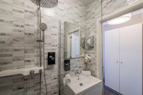 Desk, blackout drapes, iron/ironing board, free WiFi