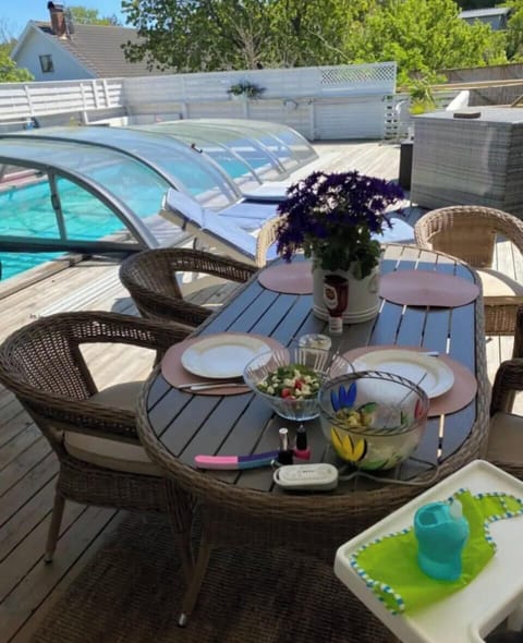 Family Room, Patio, Garden View | Terrace/patio