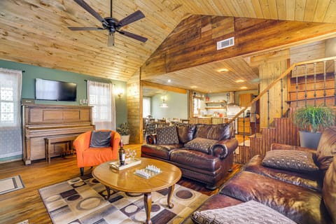 House (2 Bedrooms) | Interior