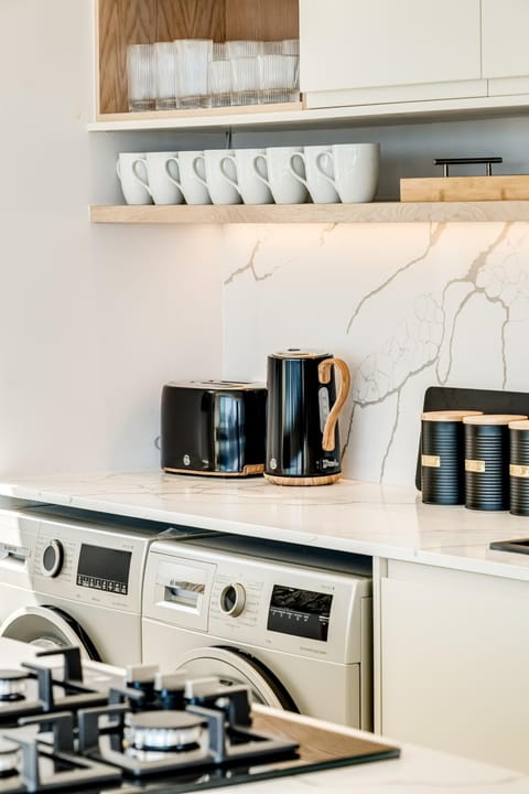 Apartment | 3 bedrooms, desk, Internet