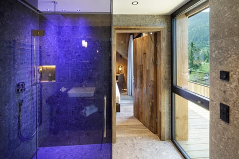 Outdoor treatment areas, sauna, steam room, sports massages