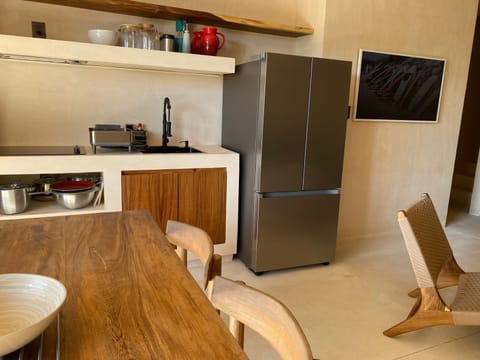 Full-size fridge, stovetop, toaster, griddle