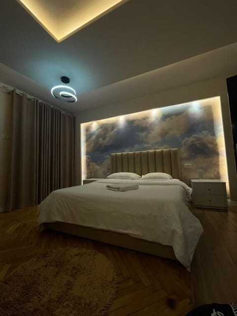 Deluxe Double Room | In-room safe, soundproofing, iron/ironing board, free WiFi