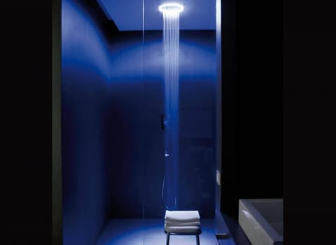 Separate tub and shower, deep soaking tub, hair dryer, slippers