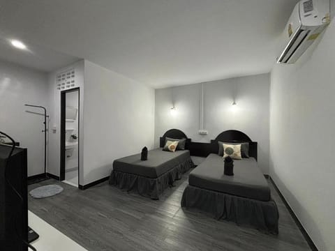 Standard Twin Room | Free WiFi