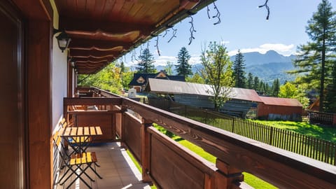 Apartament B 5 z widokiem na góry | Balcony