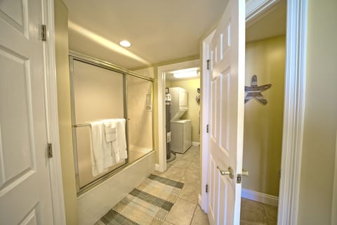 Condo, 2 Bedrooms | Bathroom | Shower, towels