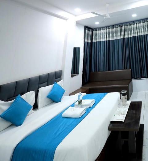 Classic Double Room, City View