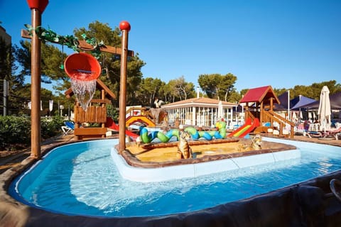 2 outdoor pools, pool umbrellas, sun loungers