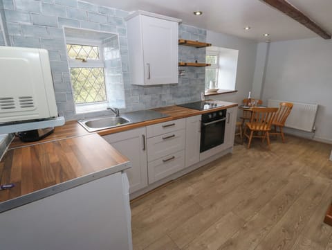Fridge, microwave, toaster, cookware/dishes/utensils