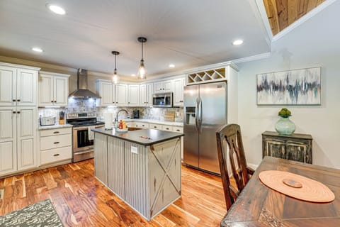 House (2 Bedrooms) | Interior