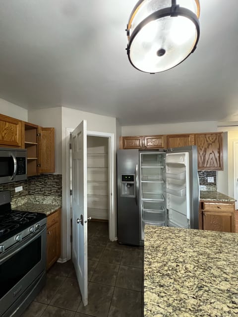 Family House, 4 Bedrooms | Private kitchen