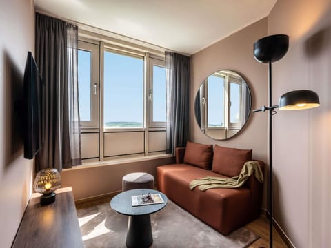 Deluxe Room, 1 Double Bed (Deluxe) | Premium bedding, minibar, in-room safe, desk