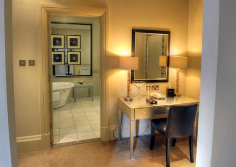 Executive Double Room, 1 Bedroom | Premium bedding, Select Comfort beds, in-room safe, iron/ironing board