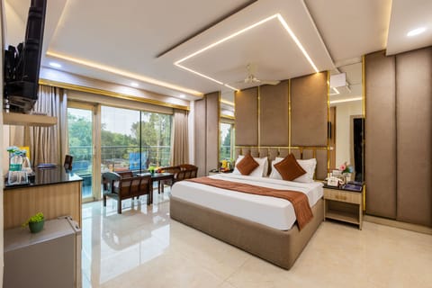 Deluxe Room, City View | Soundproofing, free WiFi