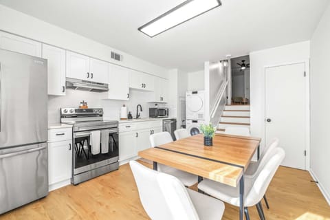Townhome, Multiple Beds, Kitchen (The Capri Villa) | Dining