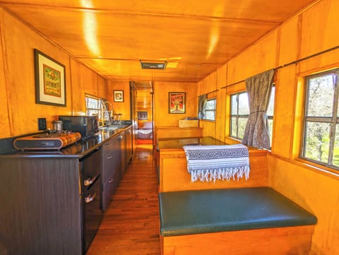 Johnny Cash Trailer | Hypo-allergenic bedding, soundproofing, iron/ironing board, bed sheets