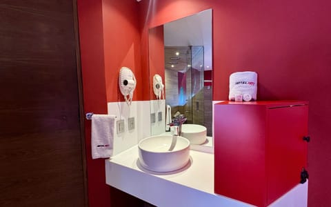 Standard Double Room, 1 King Bed, Non Smoking, City View | Desk, free WiFi