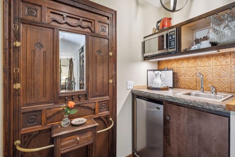 Shared fridge, microwave