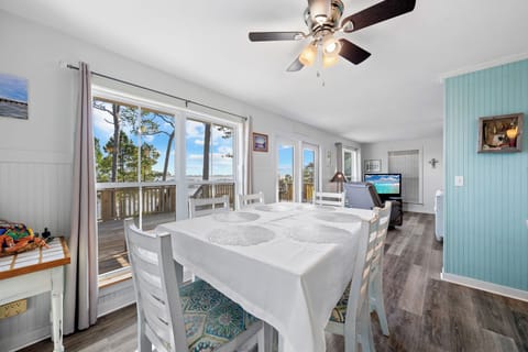 Signature House, 4 Bedrooms, Patio, Lagoon View | In-room dining