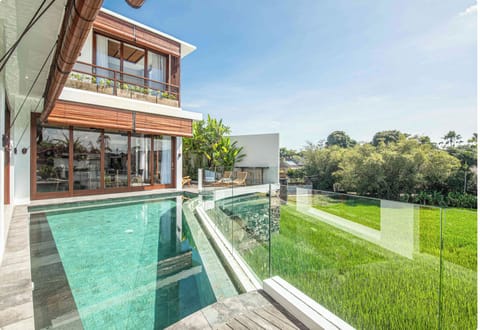 Villa (5 Bedrooms) | Front of property