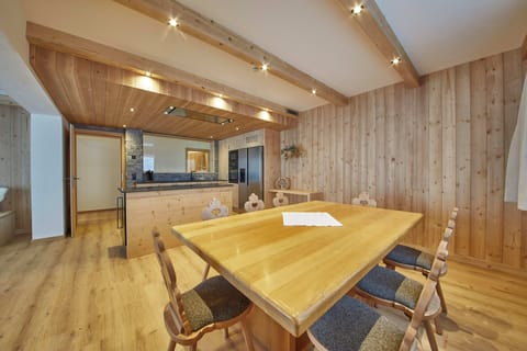 Superior Chalet, Mountain View | In-room dining