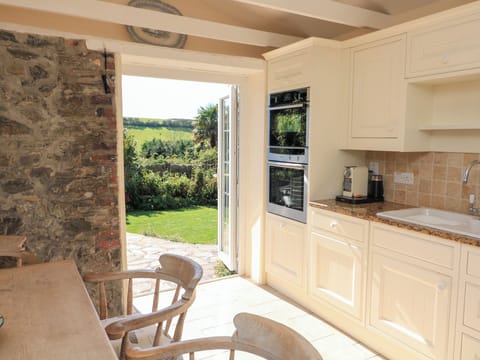 Fridge, microwave, dishwasher, toaster