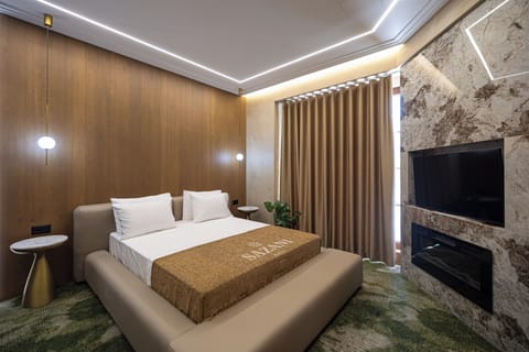 Luxury Suite, City View | Desk, laptop workspace, free WiFi