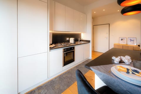 Comfort Double Room | Private kitchen | Full-size fridge, microwave, oven, stovetop