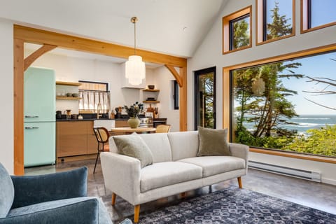 Signature Cabin, Ocean View | Living area | 43-inch Smart TV with digital channels, fireplace, Netflix