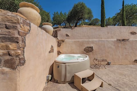 House, Multiple Beds, Hot Tub, Garden View (Red River Retreat) | Outdoor spa tub