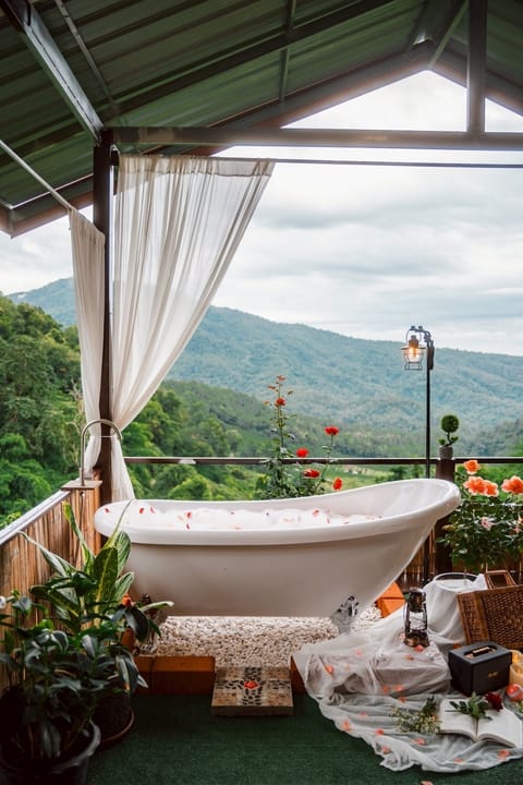 Standard Double Room, Mountain View | Deep soaking bathtub