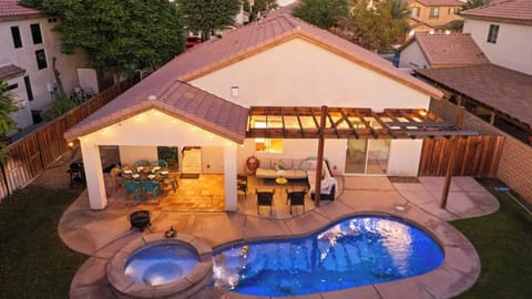 House (4 Bedrooms) | Interior