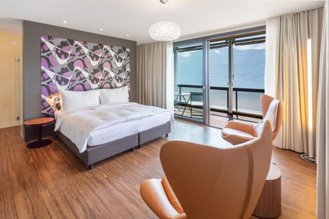 Panorama Lake View Junior Suite | Hypo-allergenic bedding, in-room safe, desk, free WiFi